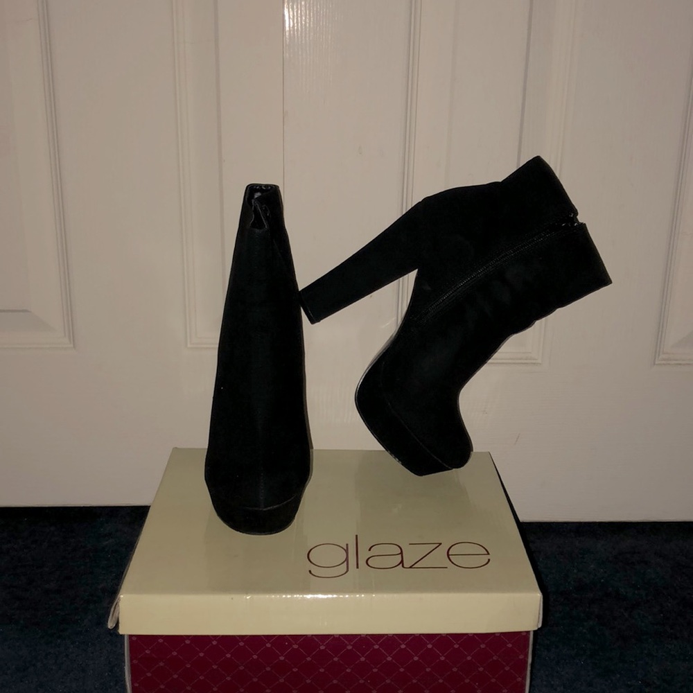Black heeled booties